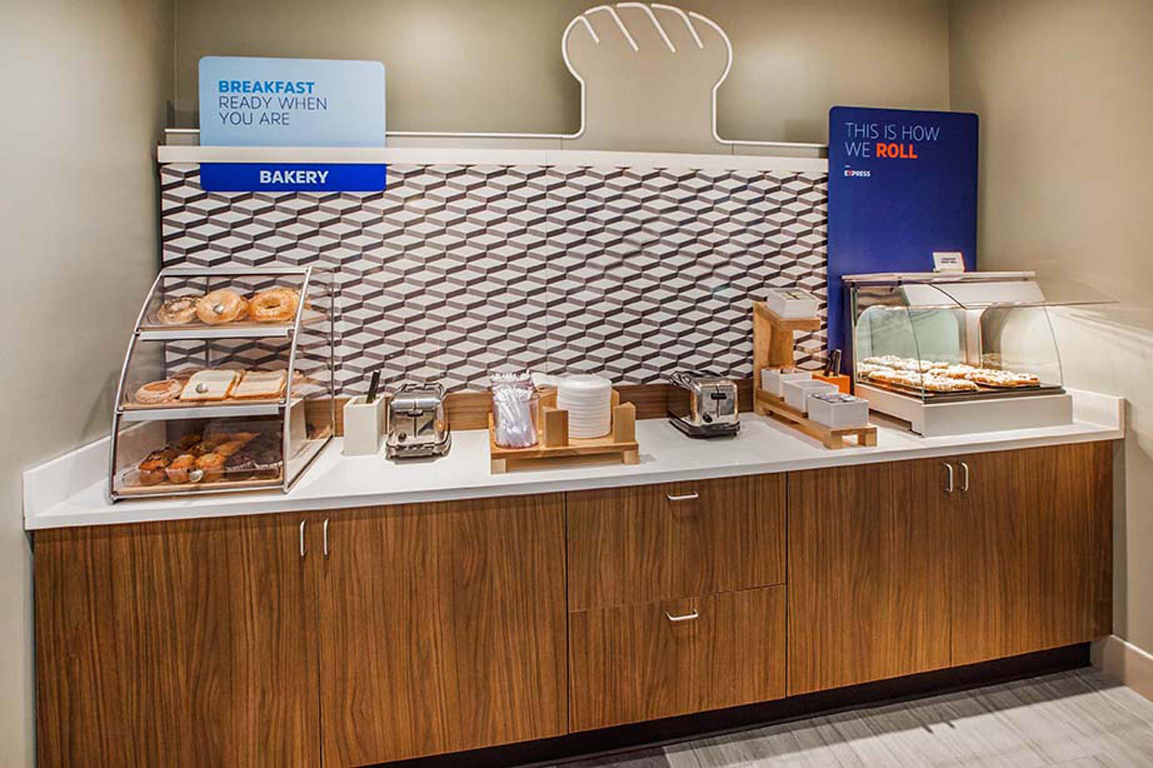Holiday Inn Express And Suites Meriden By Ihg Экстерьер фото