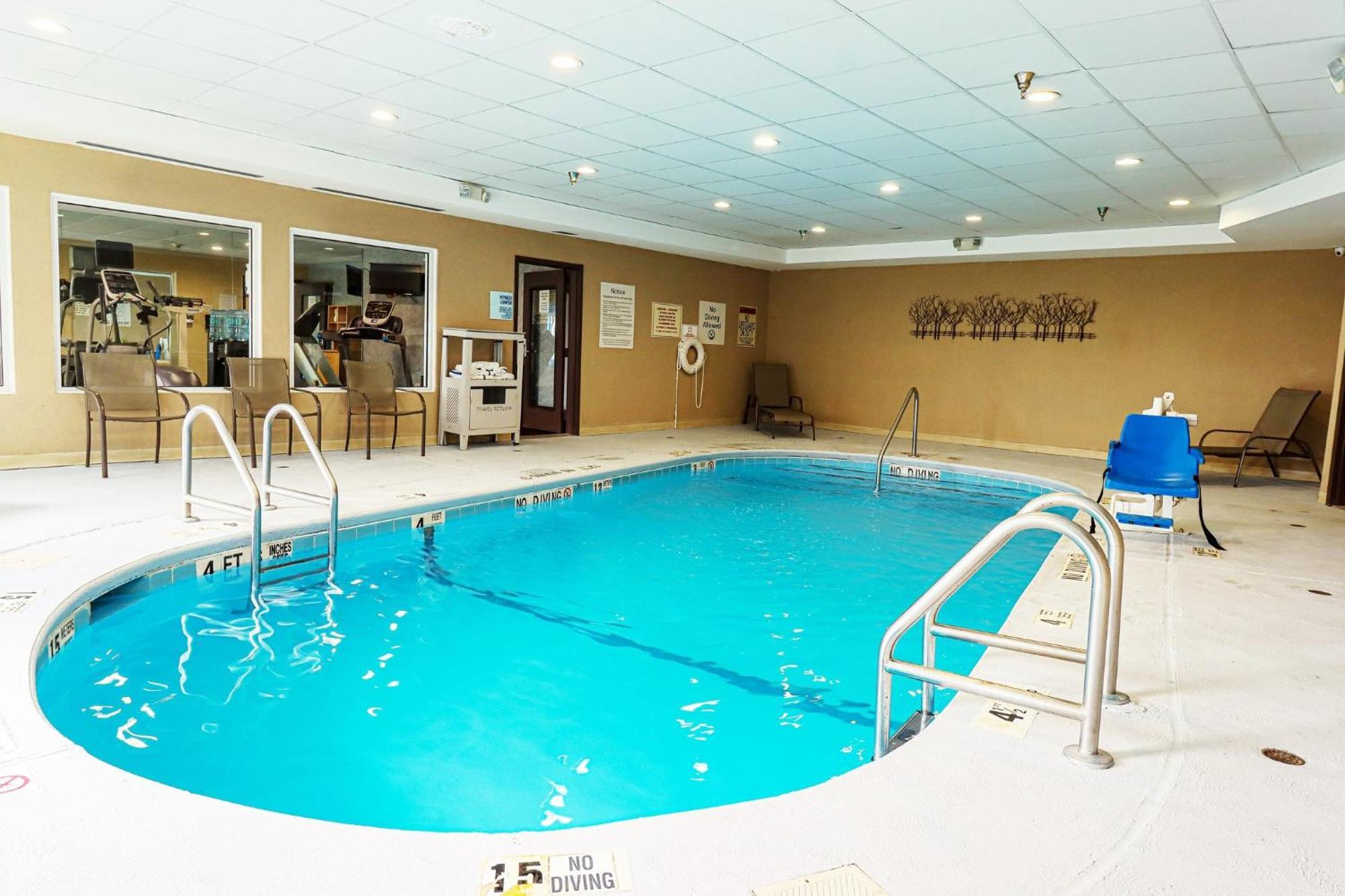 Holiday Inn Express And Suites Meriden By Ihg Экстерьер фото