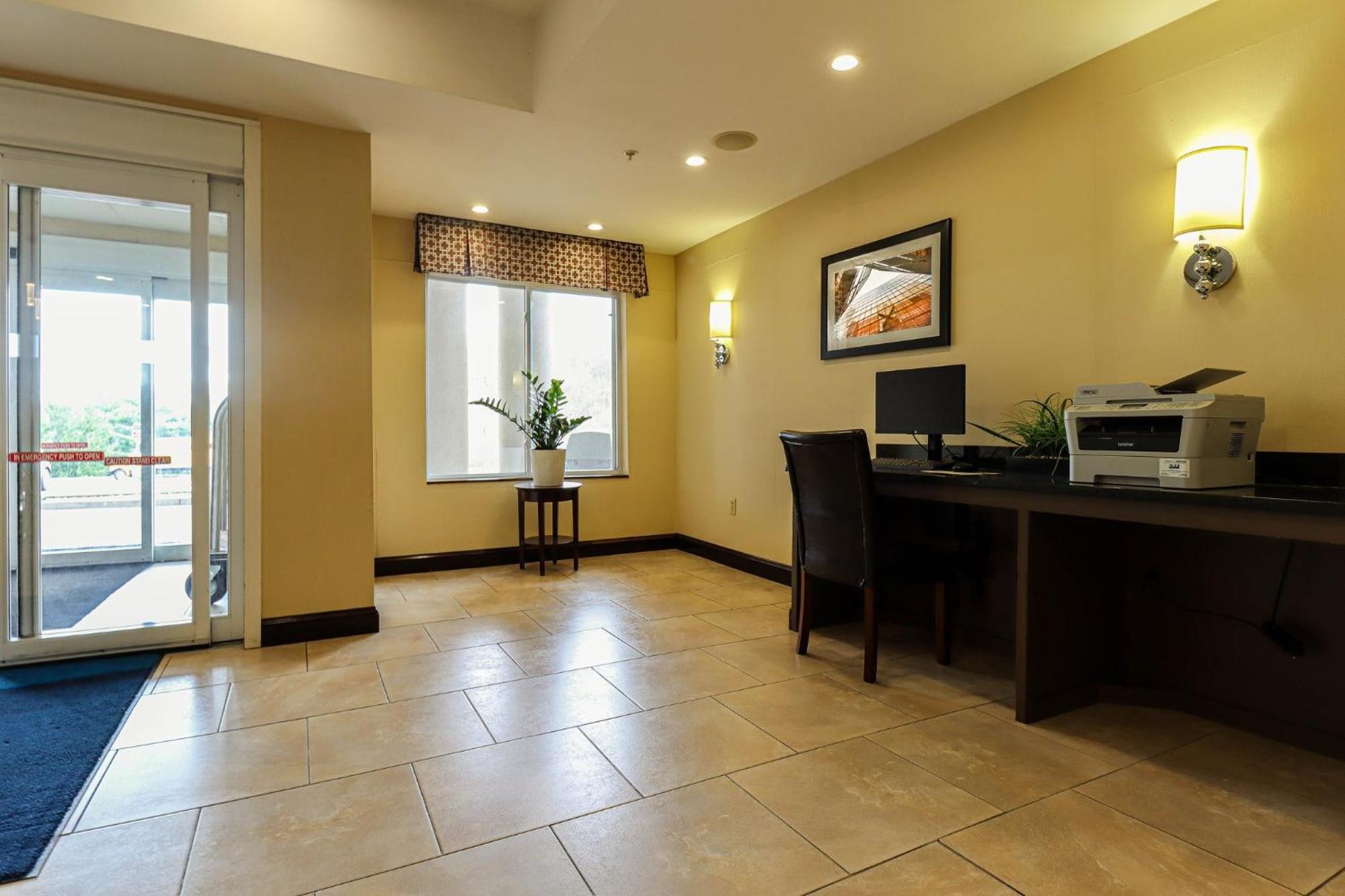 Holiday Inn Express And Suites Meriden By Ihg Экстерьер фото