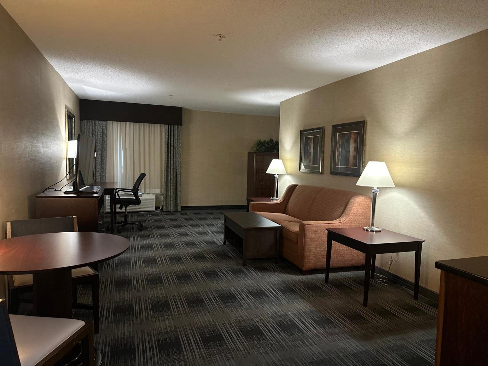 Holiday Inn Express And Suites Meriden By Ihg Экстерьер фото